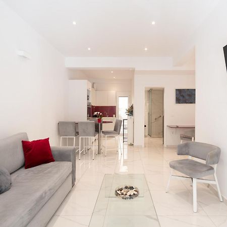 Sophisticated Modern Apt In Athens Center Εξωτερικό φωτογραφία
