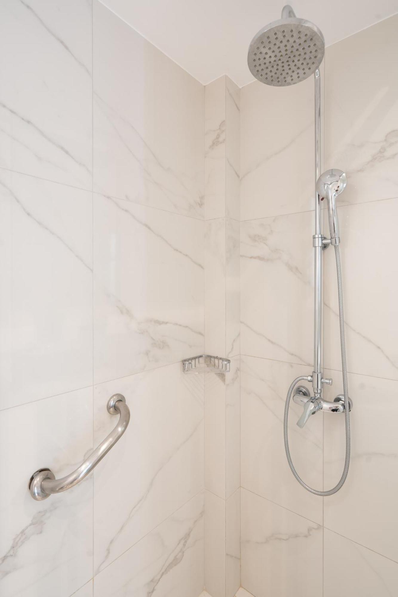 Sophisticated Modern Apt In Athens Center Εξωτερικό φωτογραφία